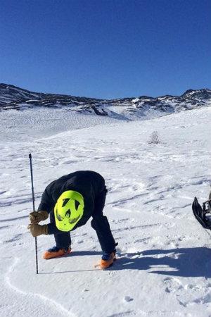 measuring snow depth