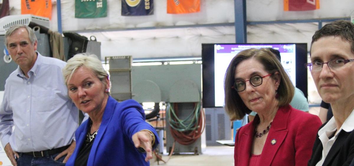 Pols visit wave lab