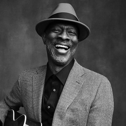 Blues artist Keb' Mo' with guitar